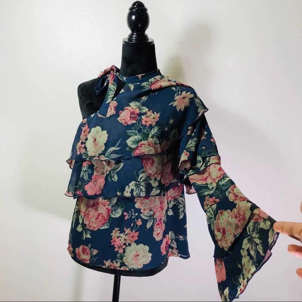 WAYF Flower print one sleeve blouse with ruffles